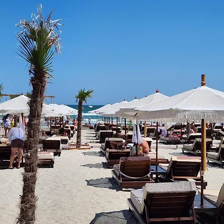 1 Bedroom Mamaia Nord, Building Stefan Апартаменты